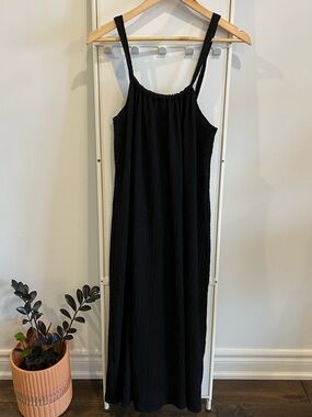 Black H&M Textured Jersey Dress